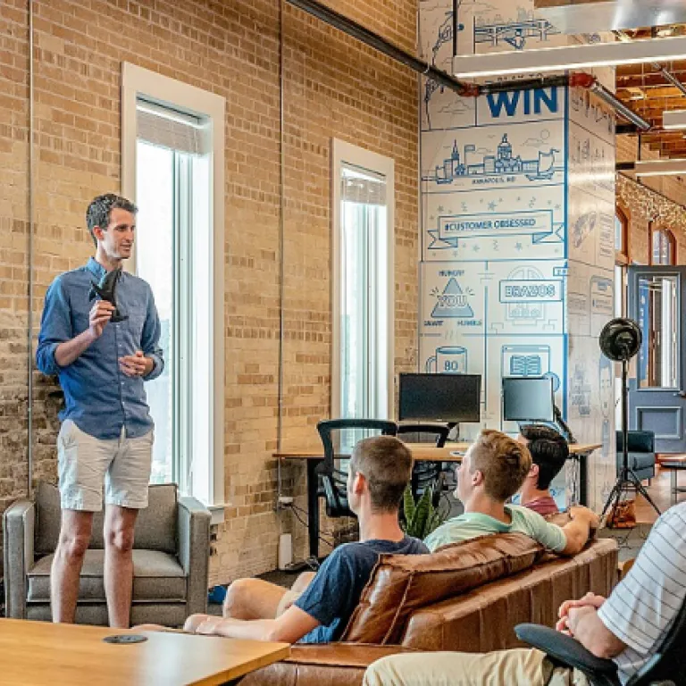 Comment bien choisir sa formation runway sur choisir-formation.com pour réussir en marketing digital