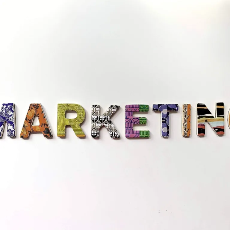 Comment formuler « je me permets de vous relancer » dans un mail de candidature en marketing digital
